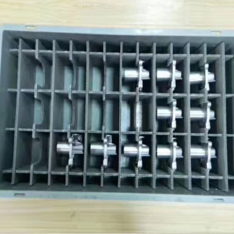 注塑箱加內(nèi)襯