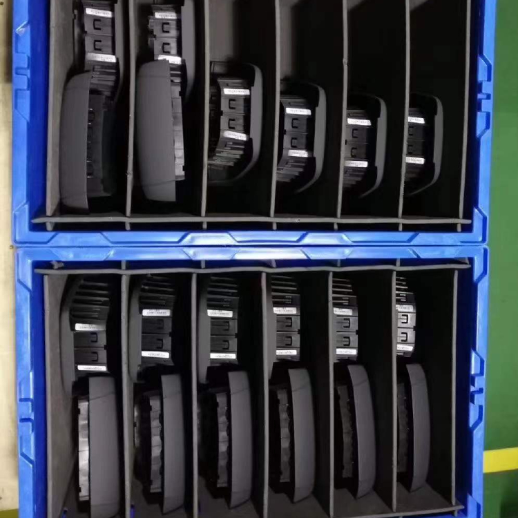 注塑箱加內(nèi)襯