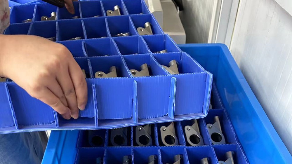 產(chǎn)品中空板格擋 注塑箱刀卡